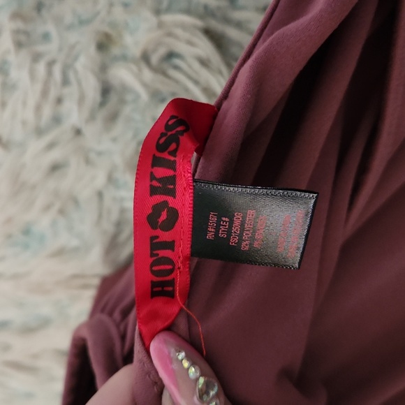 Off the shoulder, short medium-sized dress. Casual - Picture 2 of 7